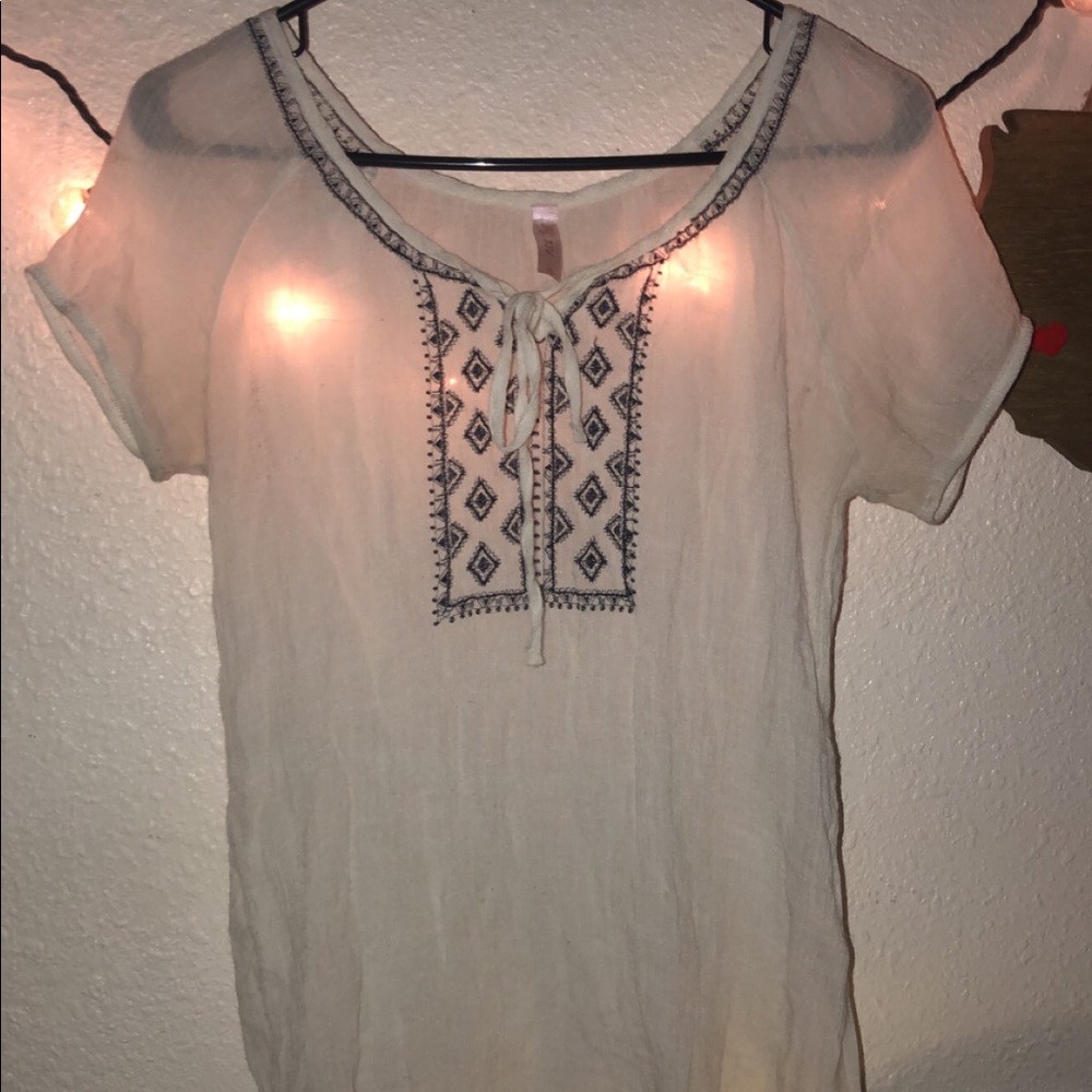 Dainty white tee shirt